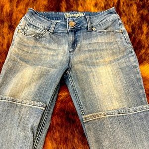 Wrangler bootcut mid-rise blue jeans 27 waist and 30 inseam